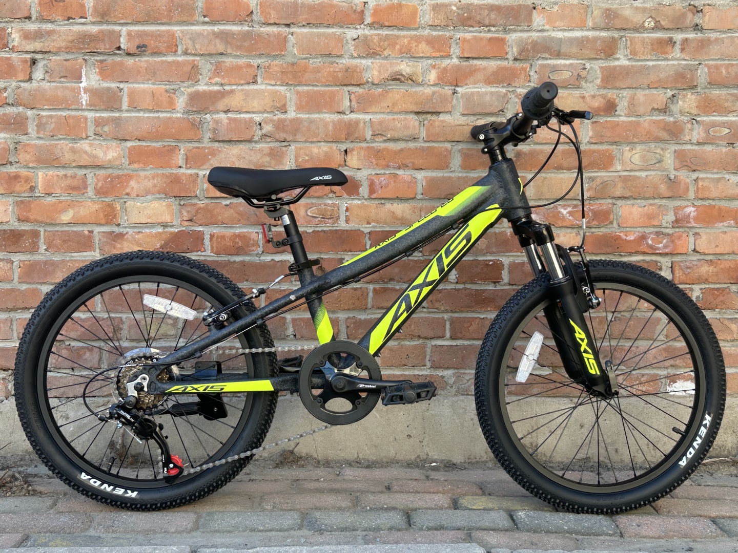 AXIS Speed 20 6 sp., Размер 11"; Цвет black/neon yellow