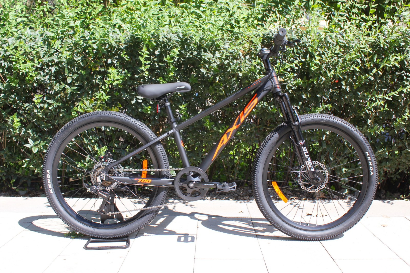 AXIS 24 TQ 700, Размер 12; Цвет black